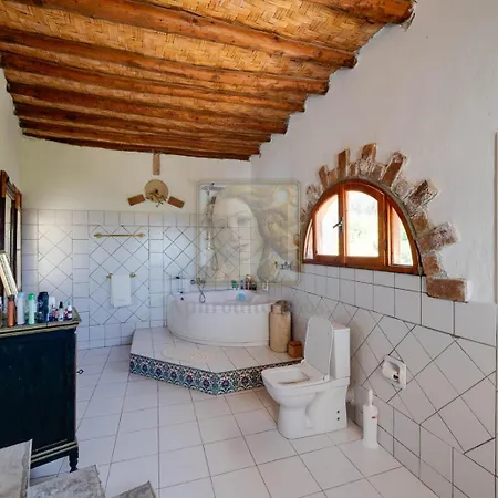 A Historic Stone With Private Garden, Terrace And Private Pool Just For 빌라 *