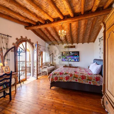 A Historic Stone With Private Garden, Terrace And Private Pool Just For Βίλα *