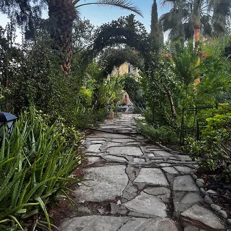 빌라 A Historic Stone With Private Garden, Terrace And Private Pool Just For *