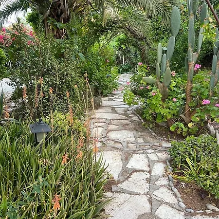 A Historic Stone With Private Garden, Terrace And Private Pool Just For 빌라 Klirou