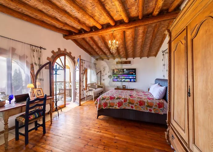 A Historic Stone With Private Garden, Terrace And Private Pool Just For Vila *