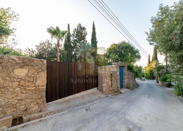 Vila A Historic Stone With Private Garden, Terrace And Private Pool Just For *
